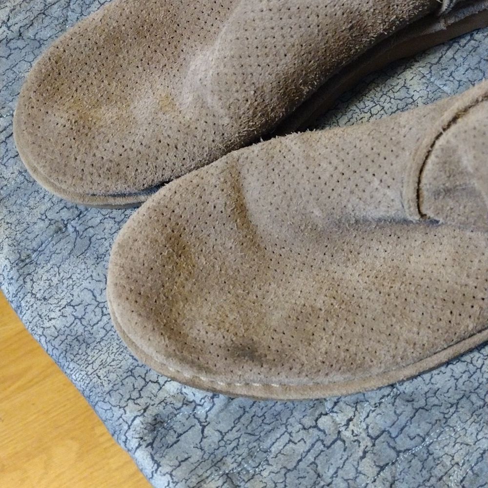 Ugg suede ankle boot - Picture 6 of 6